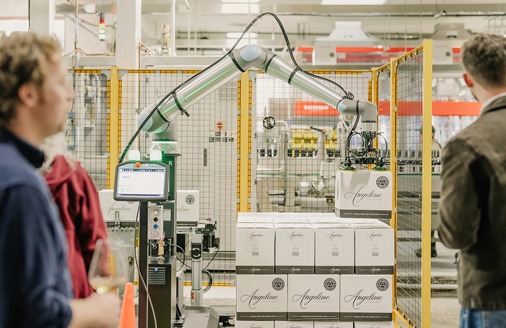 As robots are become more common in warehouses, integration is often still manual, expert-dependent, and costly.
