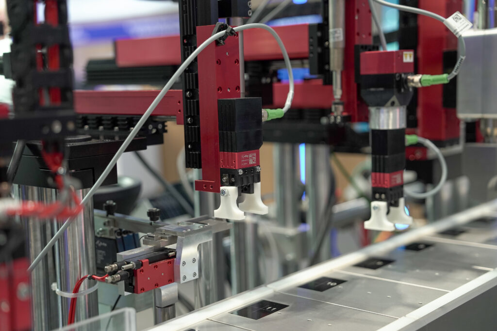 Emerson hybrid motion technology for flexible motion control and packaging machinery applications.
