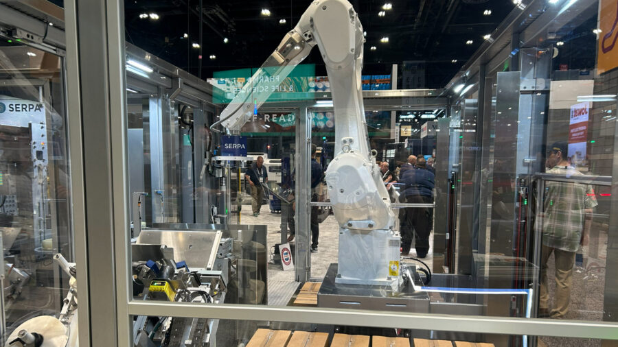 Serpa Packaging Solutions demonstrated its integrated case packing and dual-cell robotic palletizing system at PACK EXPO International 2026 in Chicago.
